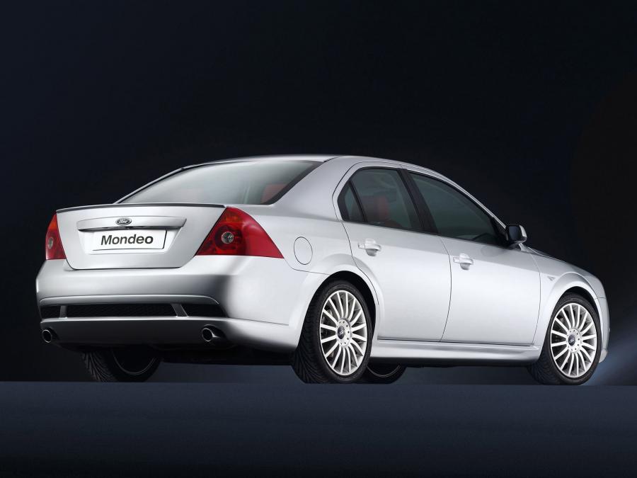 Ford Mondeo ST220 5-Door 2002 года  (фото 2 из 24)